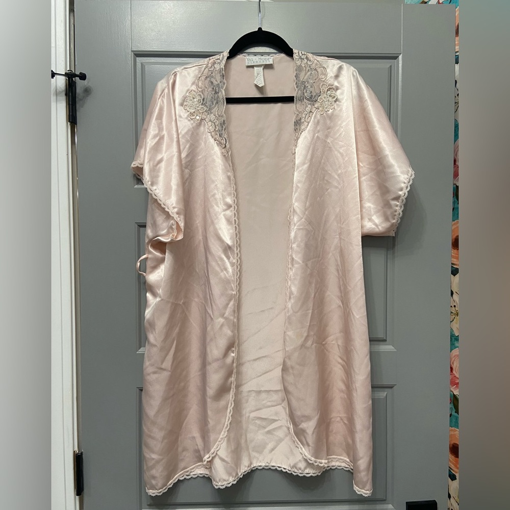 Vintage lingerie satin robe with lace and beaded accents
